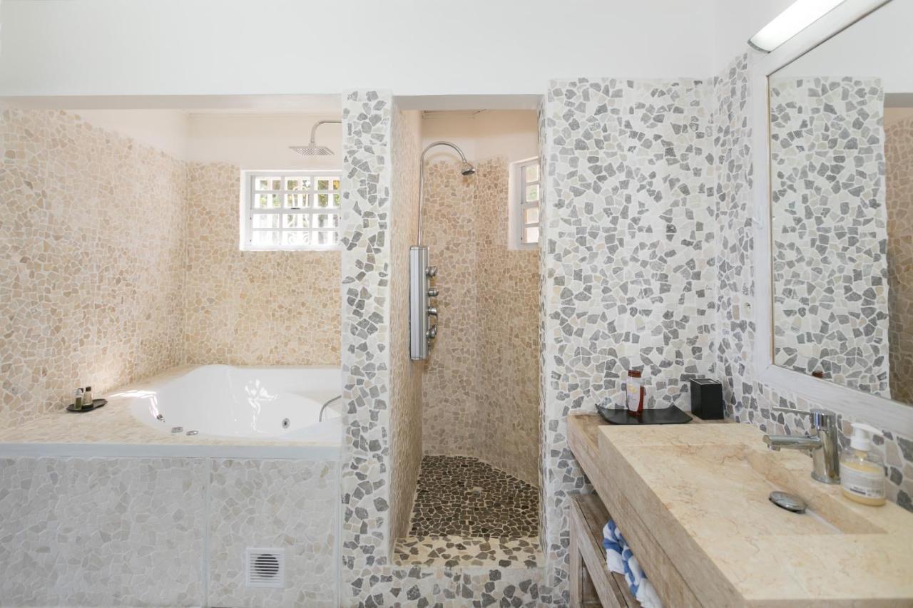 Orient Bay Villa Rentals St Martin Екстериор снимка
